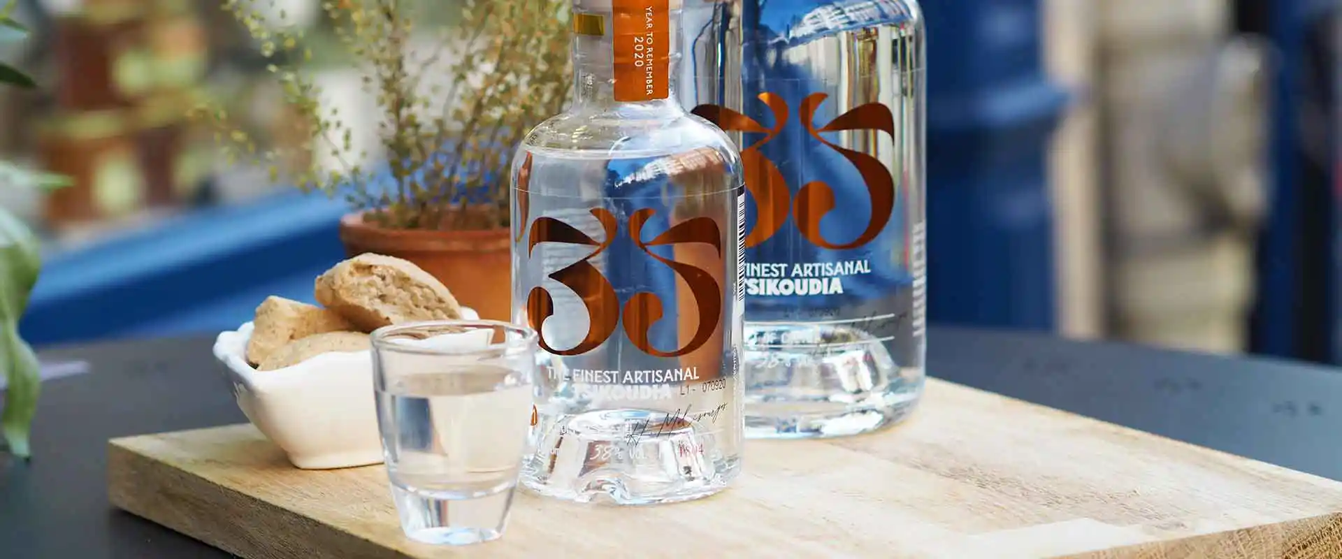 Raki de Crète, Tsikoudia crétois, Rakomelo